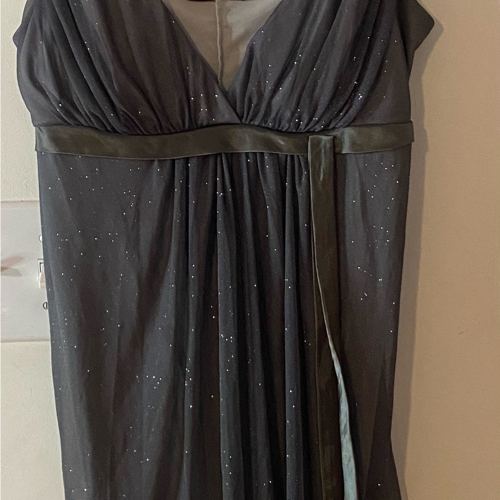 Two First Kiss Elegant Evening Dresses Black Sparkle & Gold Sparkle Size L
